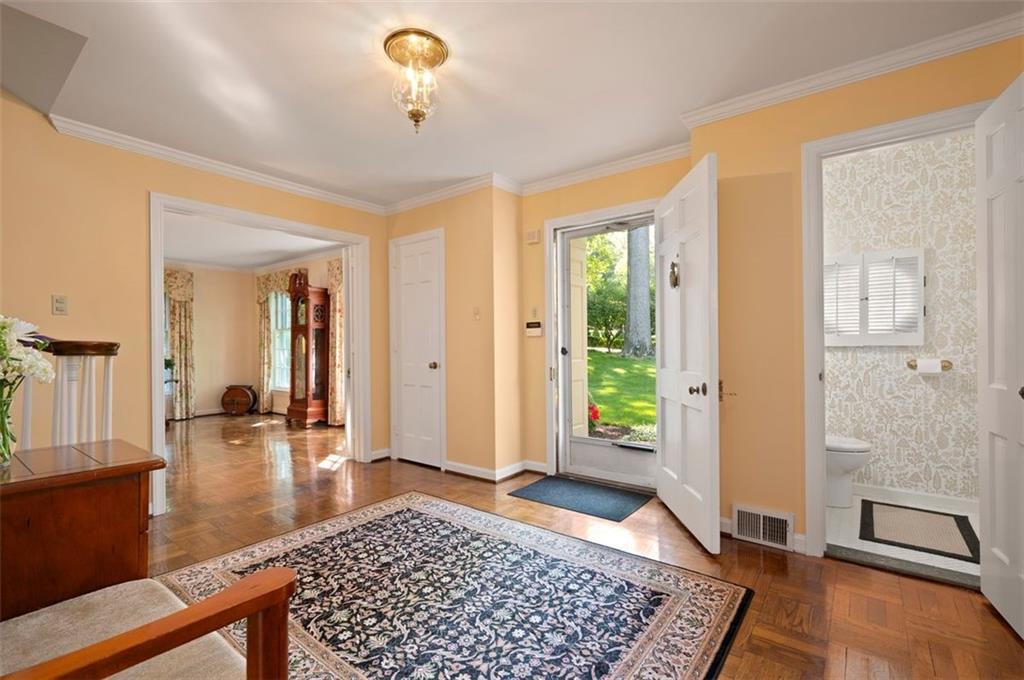 641 Pine Road Sewickley, PA 15143 - Photo 4 of 42