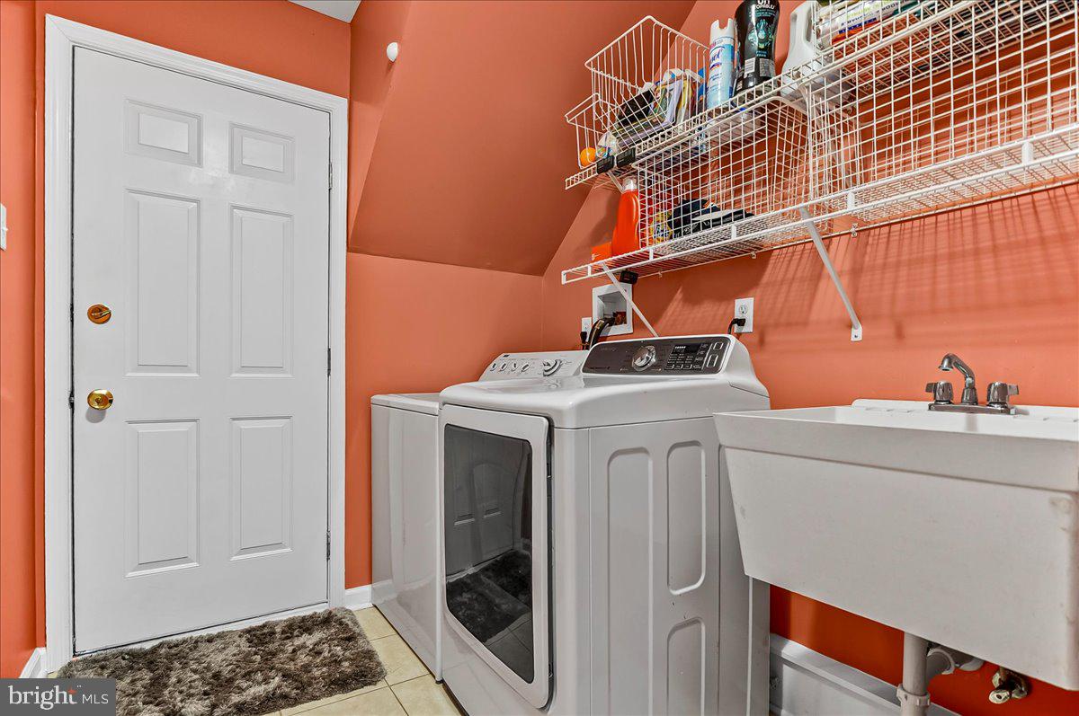 408 Brentford Road Kennett Square, PA 19348 - Photo 18 of 41 a utility room with dryer and washer