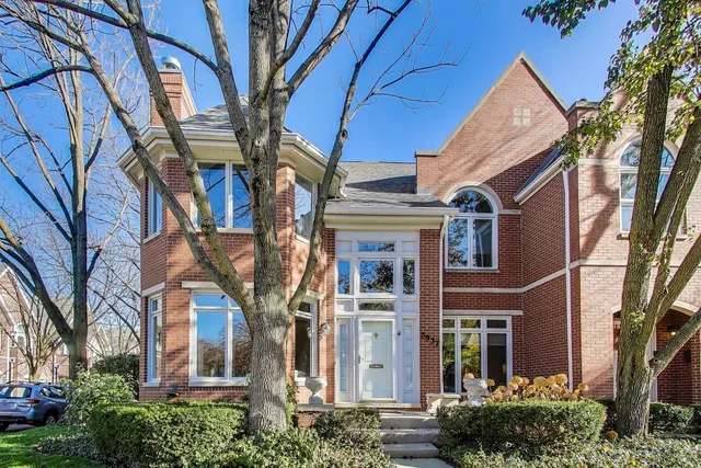 $625,000 | 5937 North Sauganash Lane, Chicago, IL 60646