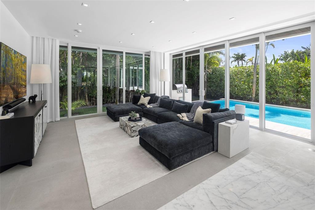 4433 North Bay Road Miami Beach, FL 33140 - Photo 35 of 67