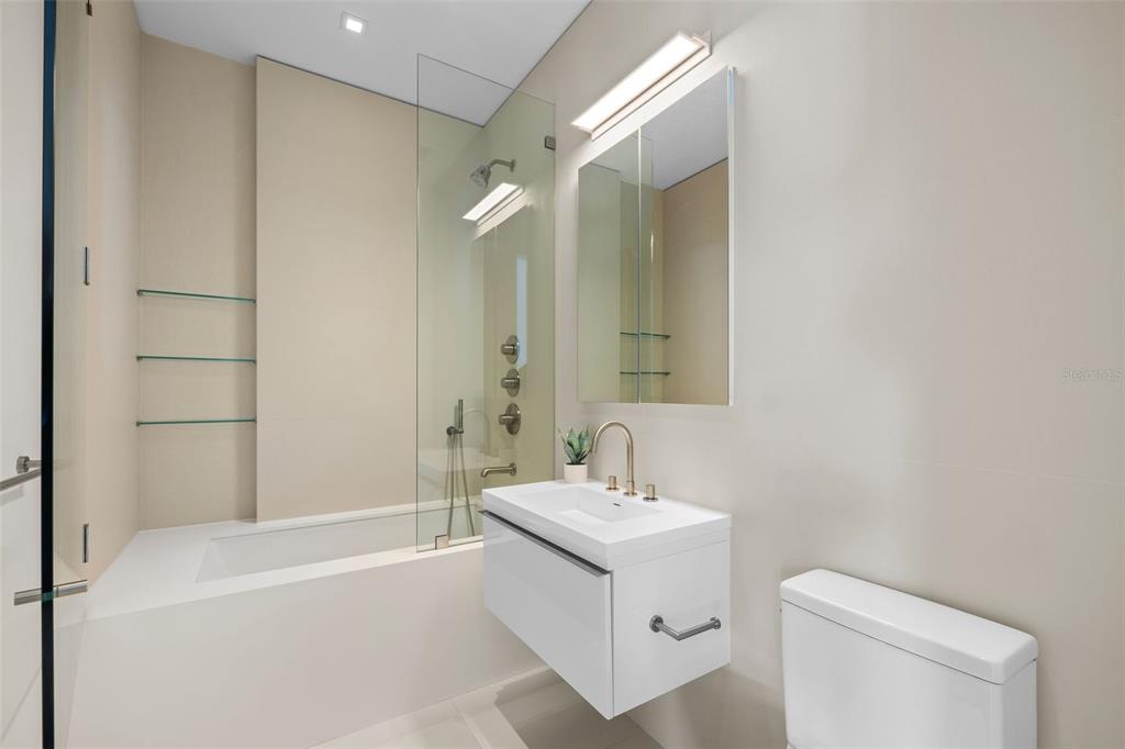 4433 North Bay Road Miami Beach, FL 33140 - Photo 53 of 67