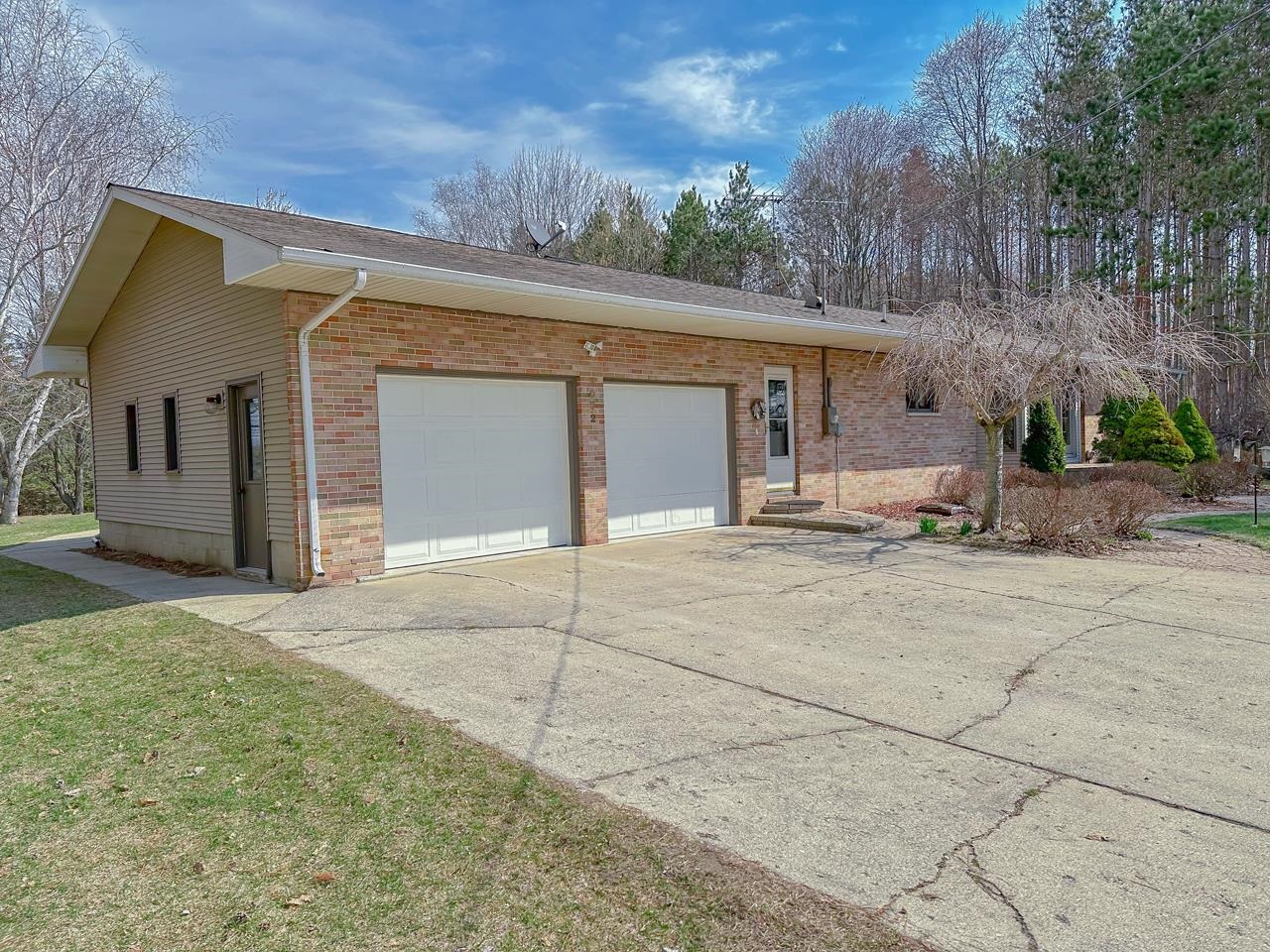 3972 West Harsh Drive Coleman, MI 48618 - Photo 2 of 56 1932564-44ac99e6-6ca2-42ce-b796-8d49e4ec8062.JPG
