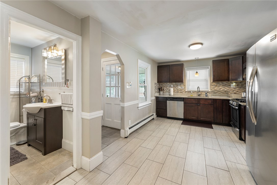 104 Oneida Street Pawtucket, RI 02860 - Photo 8 of 50 Gallery Image 8