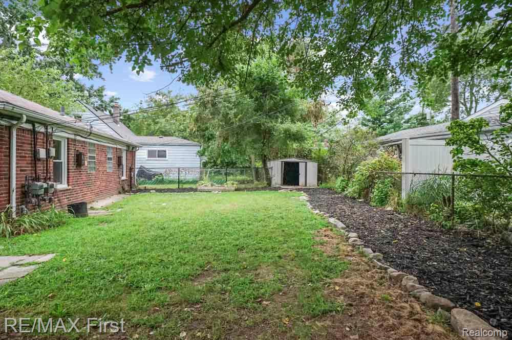 2619-2621 Rochester Road Royal Oak, MI 48073 - Photo 6 of 24