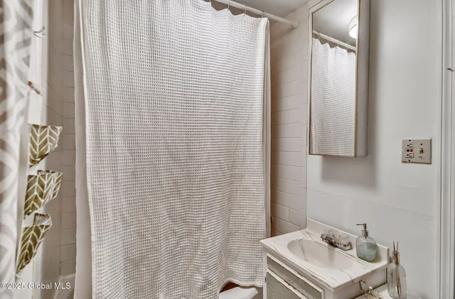 $197,000 | 15 Wilbur Street, Albany, NY 12202