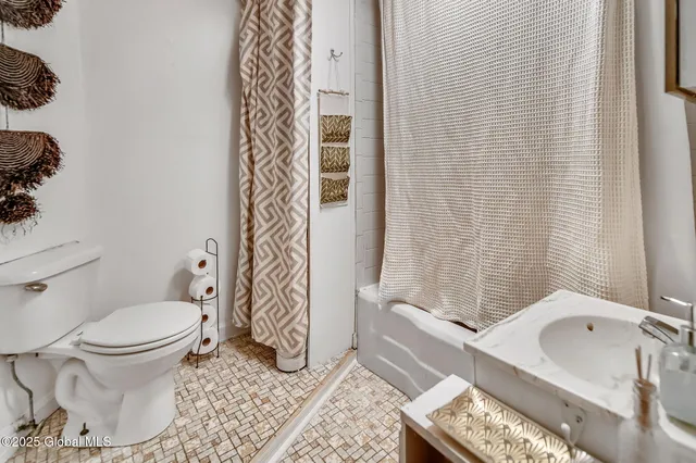 $197,000 | 15 Wilbur Street, Albany, NY 12202