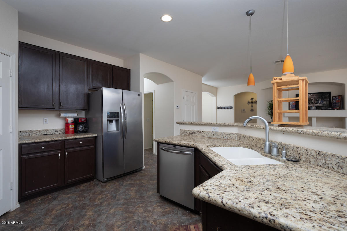 2518 West Apollo Road Phoenix, AZ 85041 - Photo 8 of 25 2518_W_Apollo_Rd_08