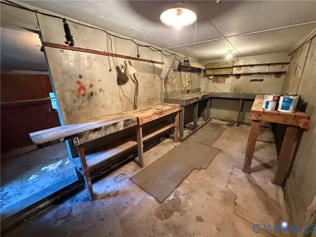 a view of room with a small space