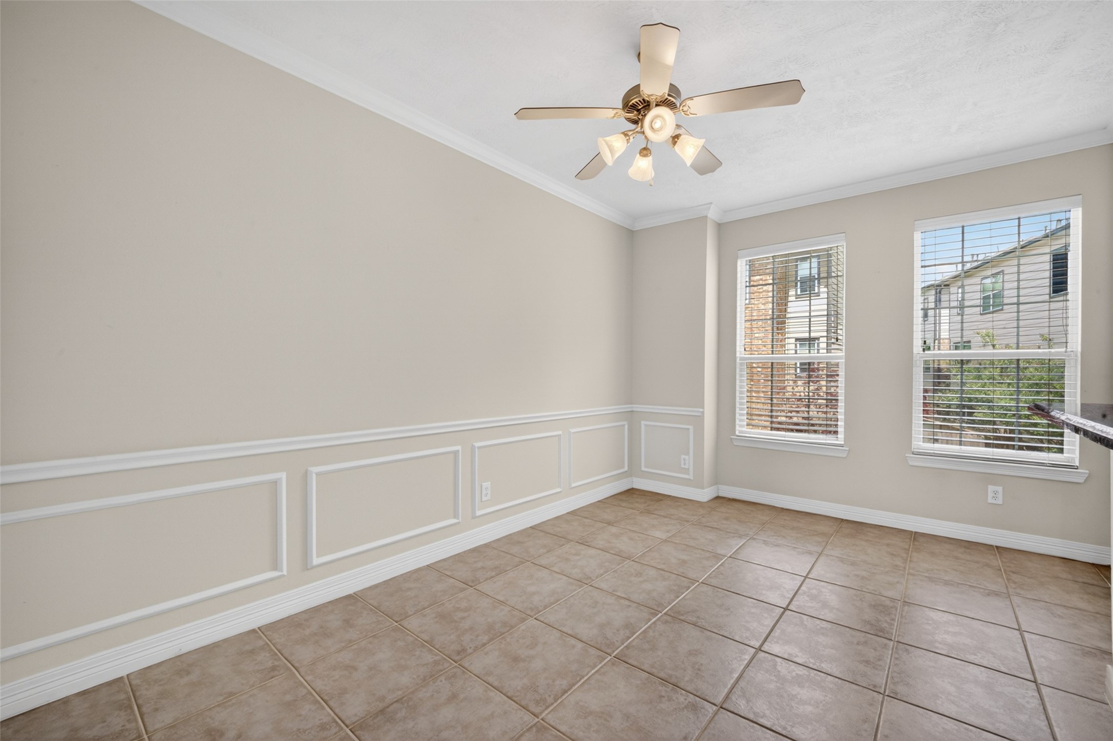 1807 Stacy Crest Houston, TX 77008 - Photo 13 of 35 a view of an empty room with a window