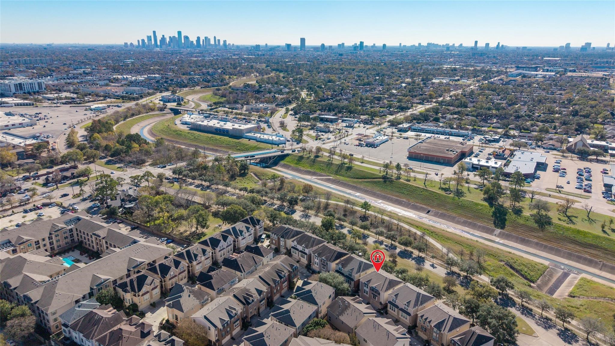 1807 Stacy Crest Houston, TX 77008 - Photo 34 of 35 an aerial view of a city
