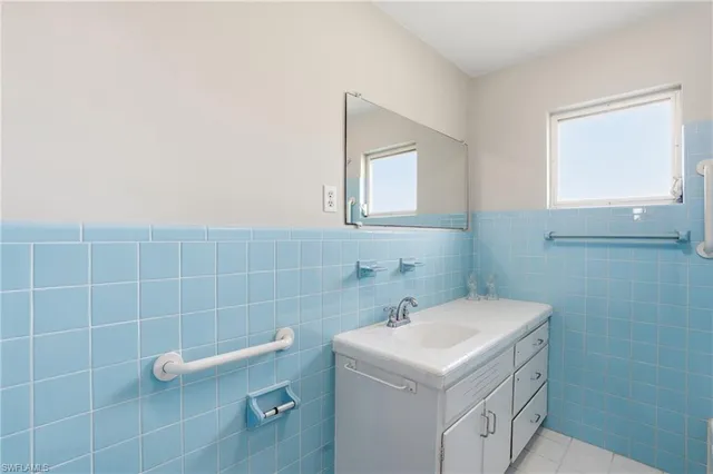 $649,000 | 169 Viking Way, Naples, FL 34110