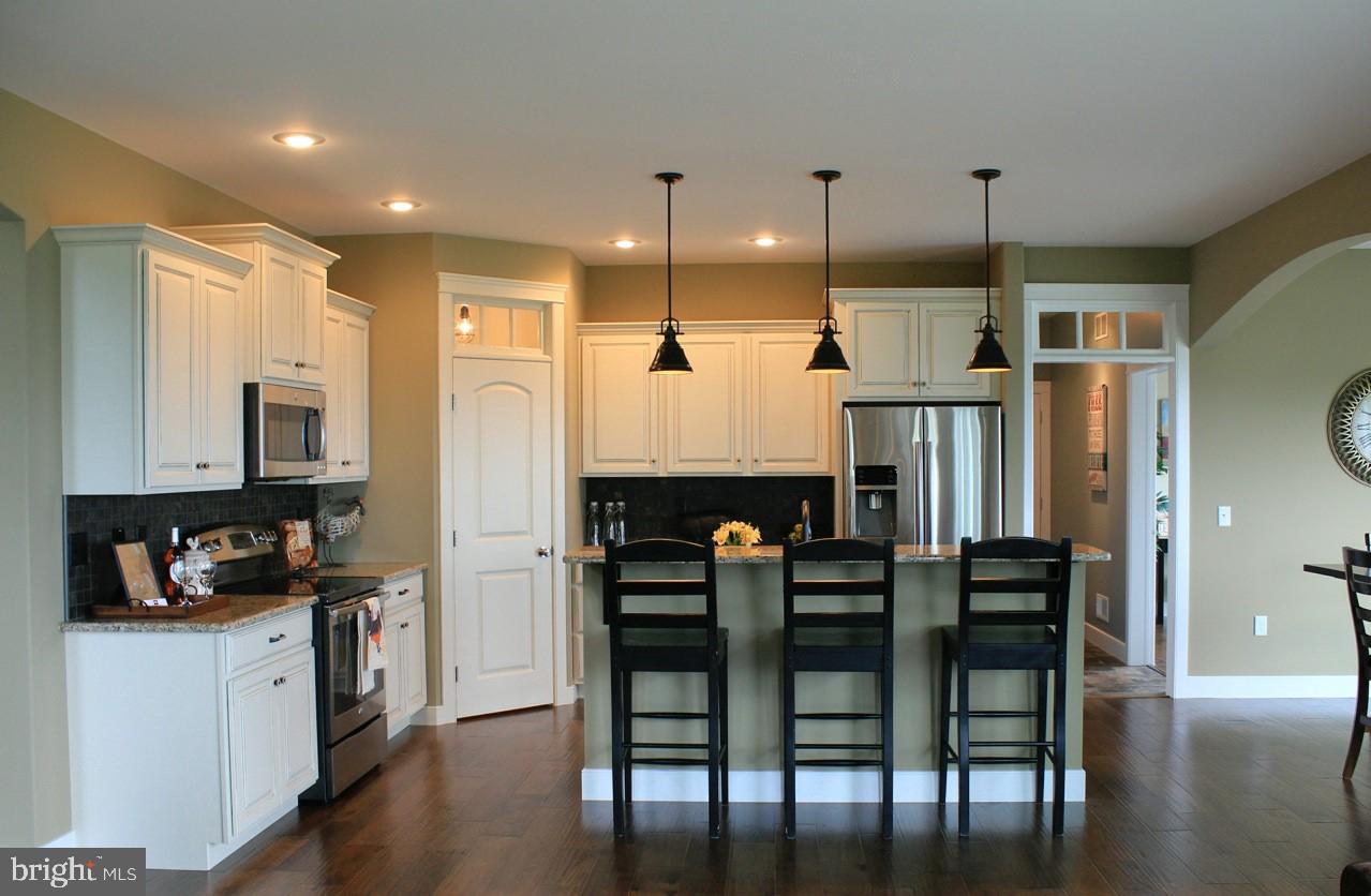 62 Lake View Road, Unit 7 Lititz, PA 17543 - Photo 5 of 13 Parade Winner Kitchen