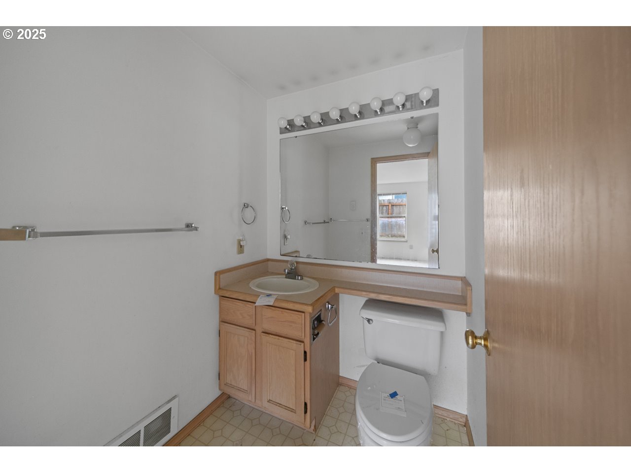1924 Garfield Street North Bend, OR 97459 - Photo 13 of 33 a utility room with a sink dryer and washer