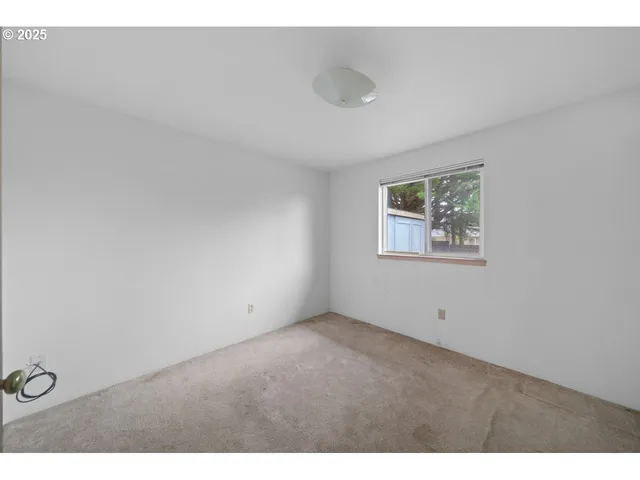 $319,000 | 1924 Garfield Street, North Bend, OR 97459