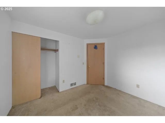 $319,000 | 1924 Garfield Street, North Bend, OR 97459