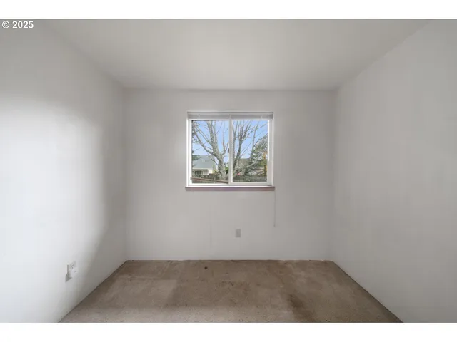 $319,000 | 1924 Garfield Street, North Bend, OR 97459