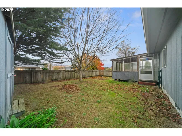 $319,000 | 1924 Garfield Street, North Bend, OR 97459