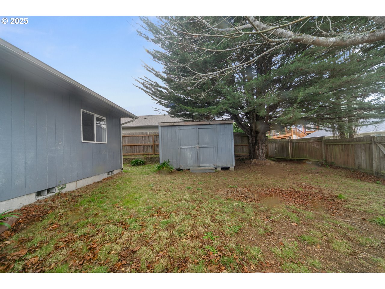 1924 Garfield Street North Bend, OR 97459 - Photo 31 of 33 a backyard of a house