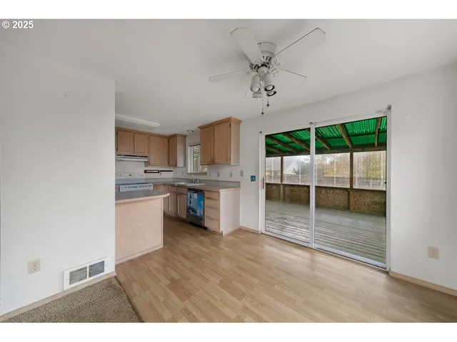 $319,000 | 1924 Garfield Street, North Bend, OR 97459