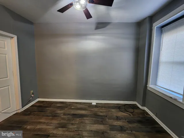 en empty room with window