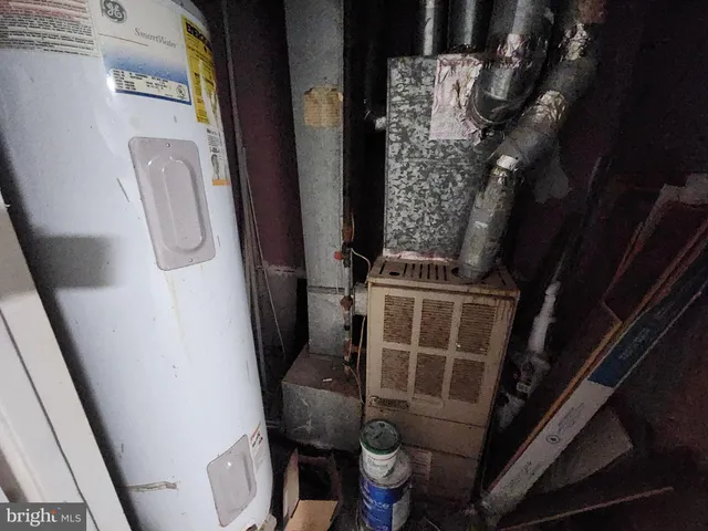 a view of a hallway with entryway