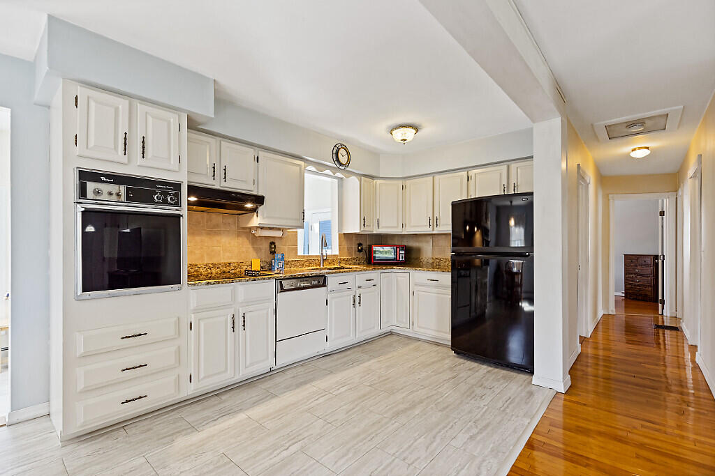 22 Mayflower Road Augusta, ME 04330 - Photo 18 of 45 29_BP5A9092_DxO_mls