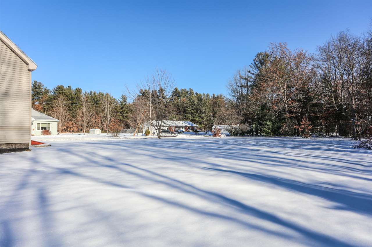 233 County Road Bedford, NH 03110 - Photo 5 of 31