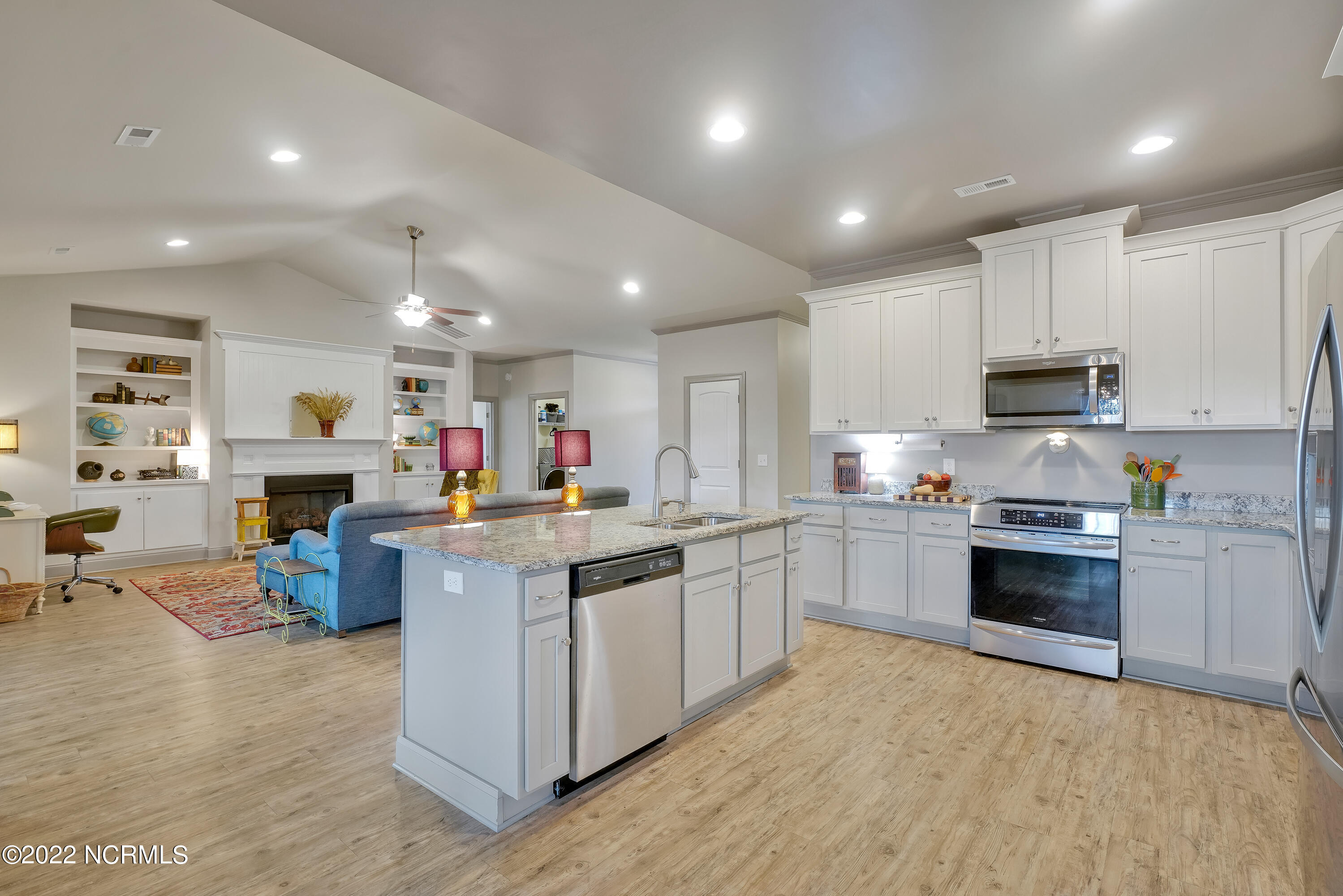 1663 Pinnacle Parkway Hampstead, NC 28443 - Photo 16 of 53 Kitchen