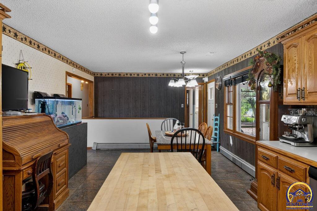 4945 Northwest Rochester Road Topeka, KS 66617 - Photo 11 of 33