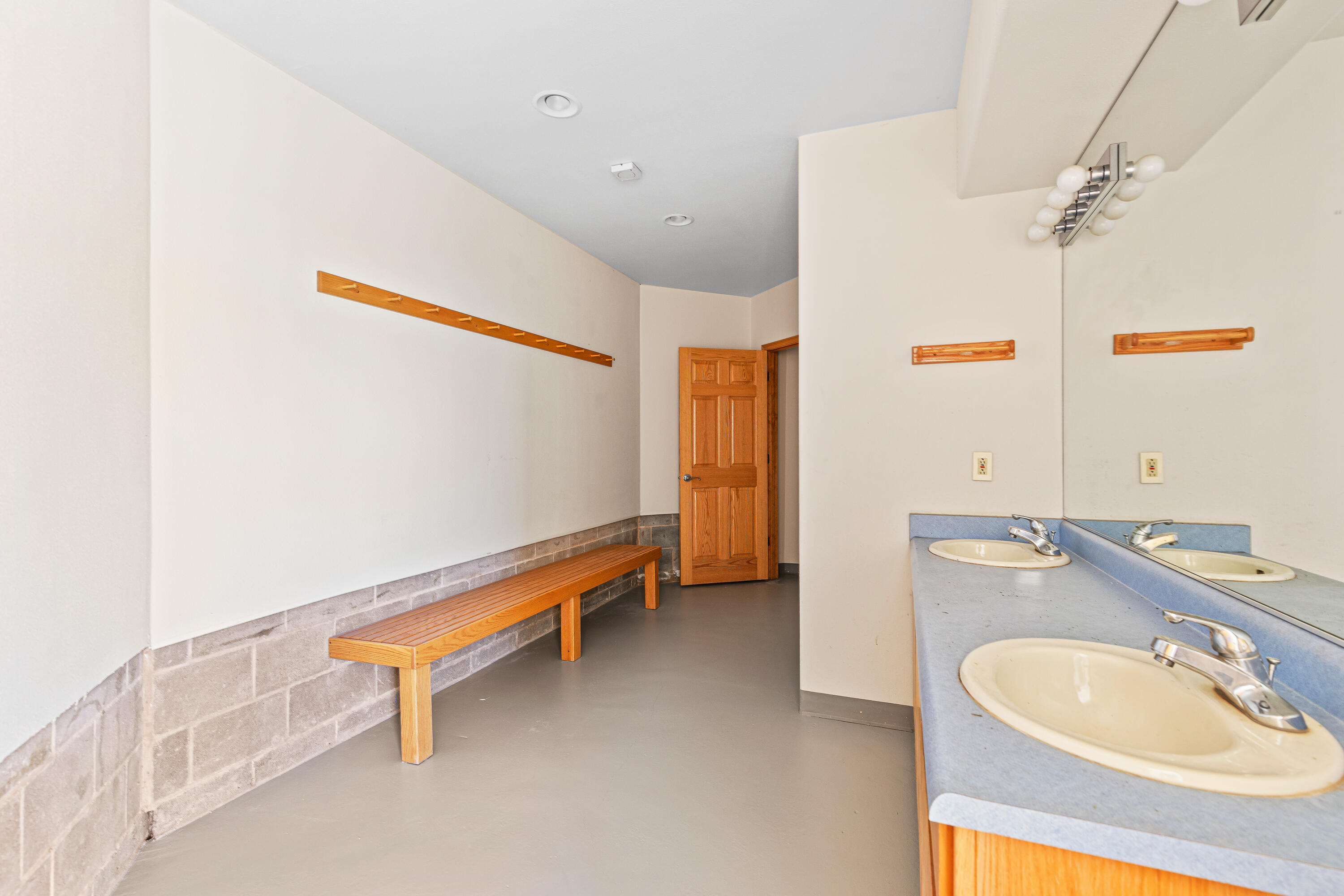 6380 Tunnel Loop Road Grants Pass, OR 97526 - Photo 68 of 83 Locker Rooms Underneath Pool Bar