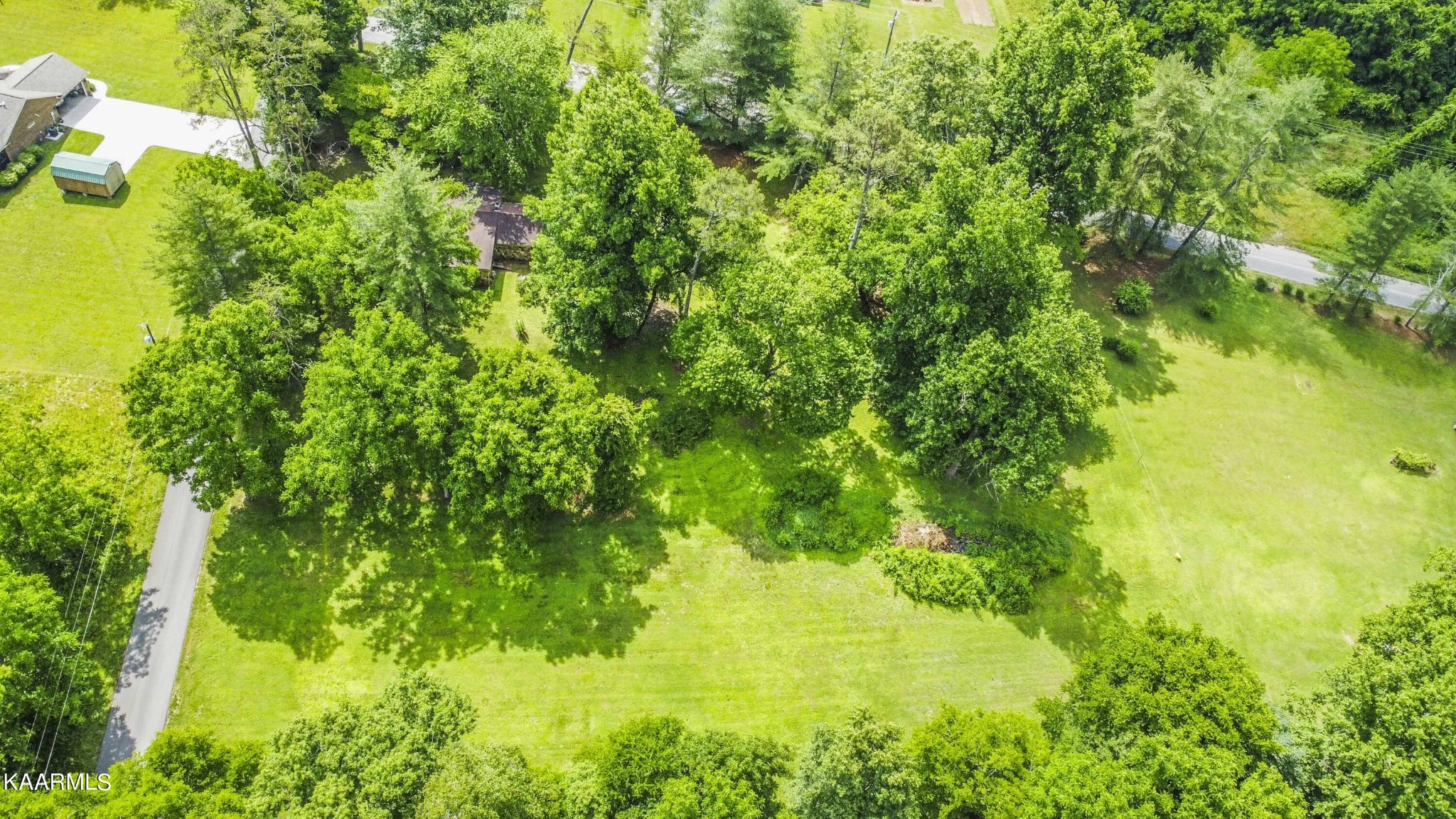 1104 Blockhouse Valley Road Clinton, TN 37716 - Photo 32 of 56 a view of a garden