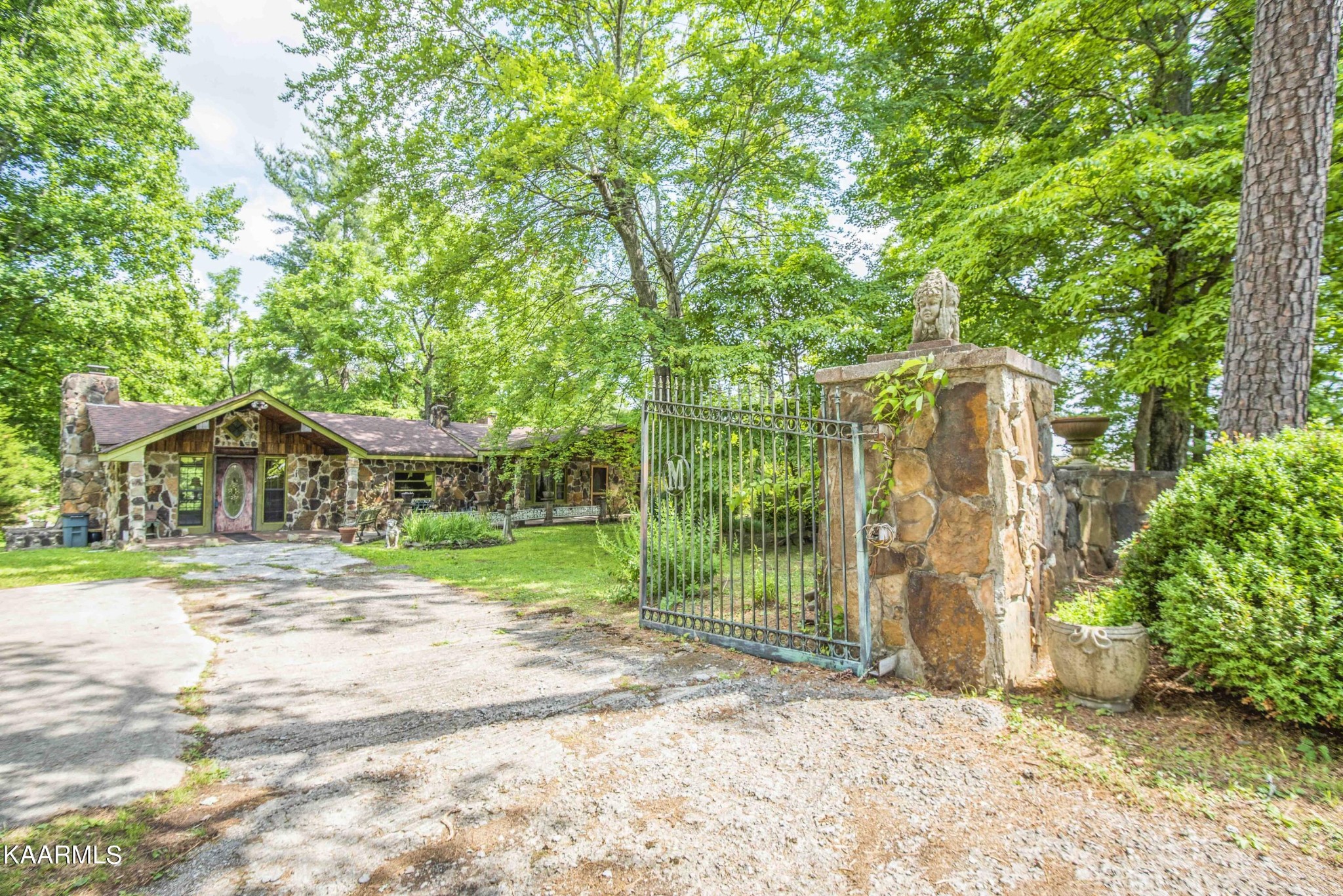 1104 Blockhouse Valley Road Clinton, TN 37716 - Photo 41 of 56 a view of a out door of the house
