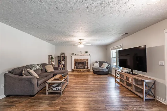 $2,795 | 1302 Angie Court, Loganville, GA 30052