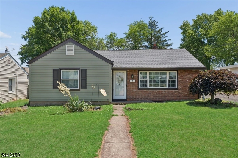 42 Walnut Street Edison, NJ 08817 - Photo 1 of 23