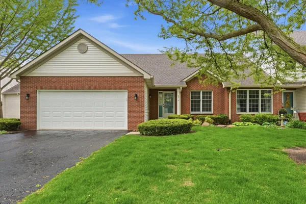 $375,000 | 2714 Lake Shore Drive, Joliet, IL 60431