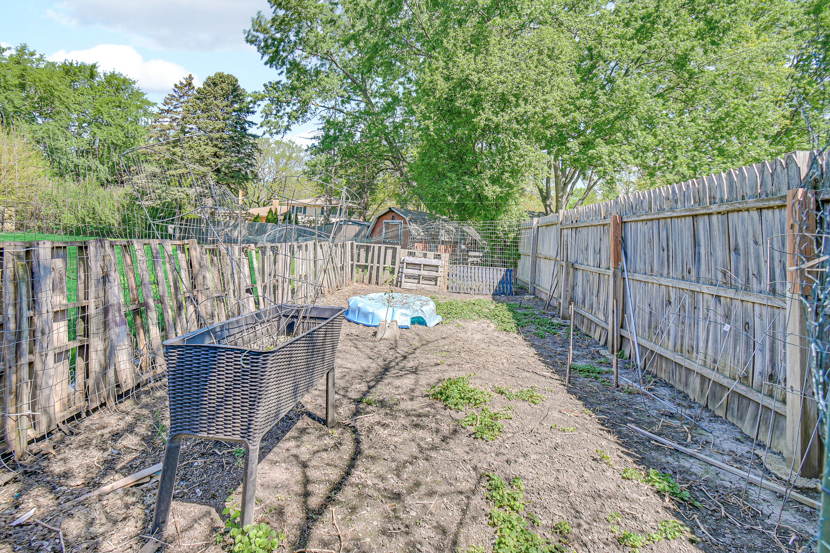 28W502 Leverenz Road Naperville, IL 60564 - Photo 19 of 30 a garden view with a seating space