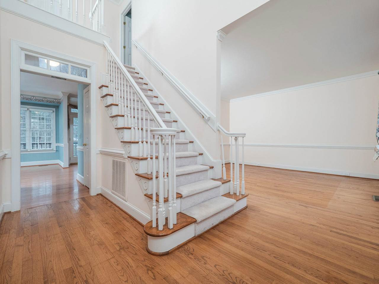 12013 Pembridge Lane Raleigh, NC 27613 - Photo 4 of 23 Entry