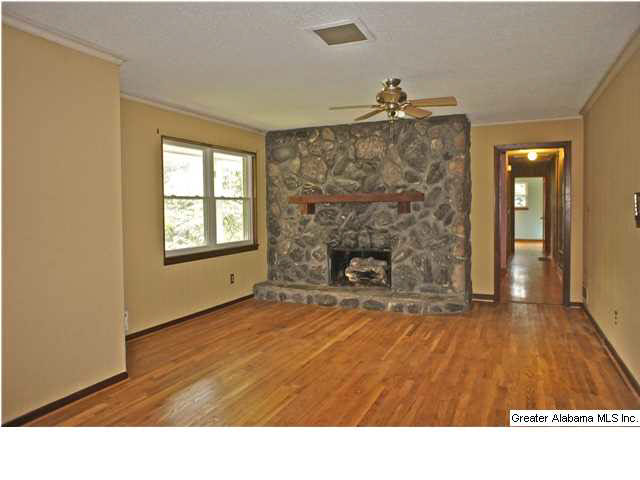 336 Sun Valley Road Birmingham, AL 35215 - Photo 2 of 32
