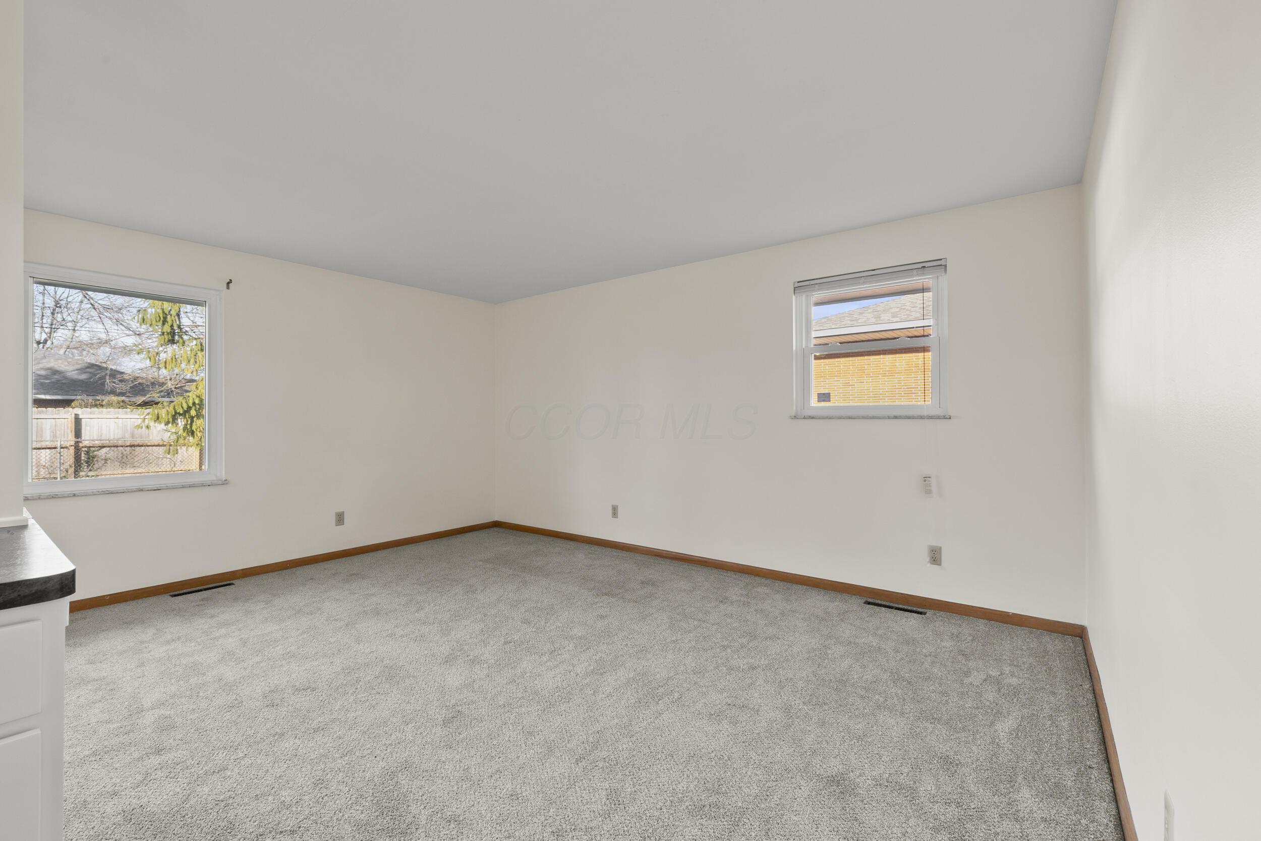 4451 Wanda Lane Road Columbus, OH 43224 - Photo 15 of 35 15_living room 01
