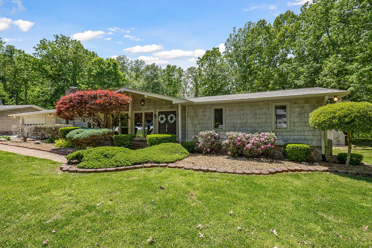 1924 Ridgewood Drive Sparta, TN 38583 - Photo 2 of 59 Gallery Image 2