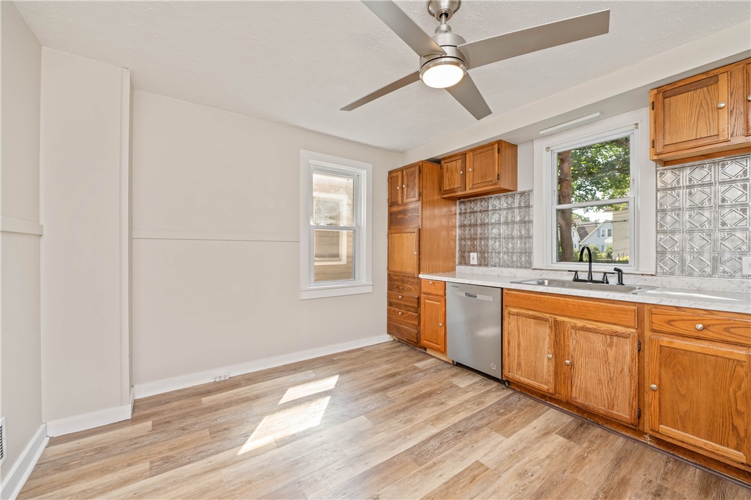 67 Seager Street Rochester, NY 14620 - Photo 15 of 42