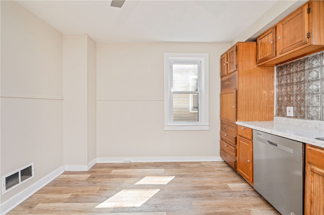 67 Seager Street Rochester, NY 14620 - Photo 16 of 42