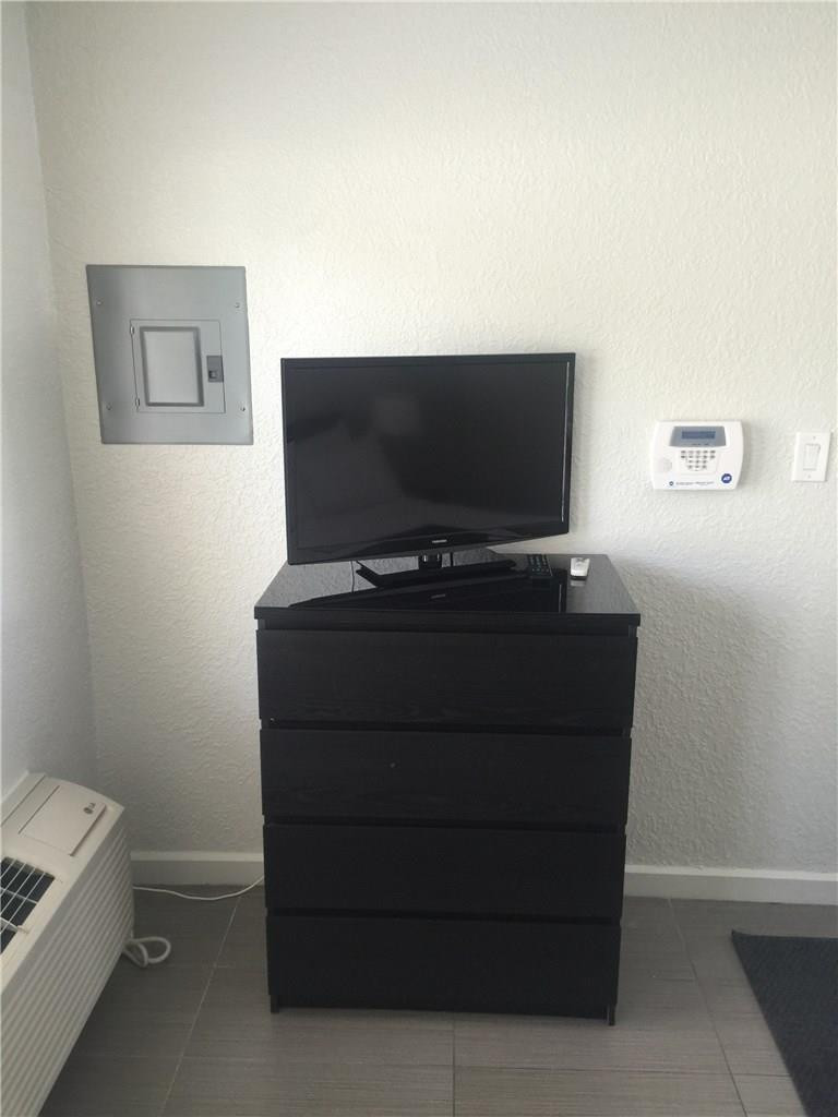2901 Riomar Street, Unit 104 Fort Lauderdale, FL 33304 - Photo 12 of 23 Photo 12