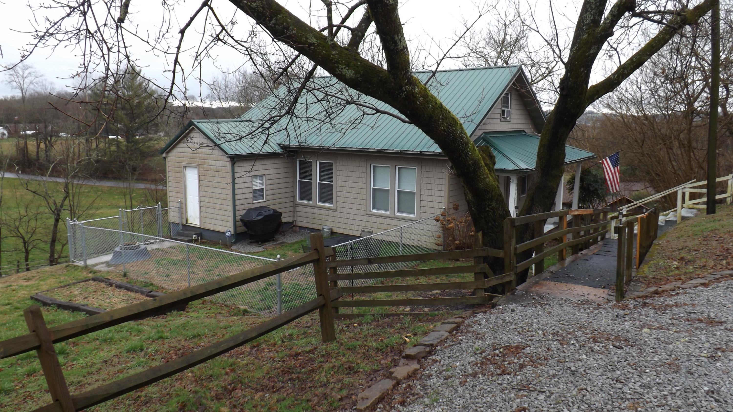 364 Nettleton Road Harrogate, TN 37752 - Photo 1 of 10 DSCF7908