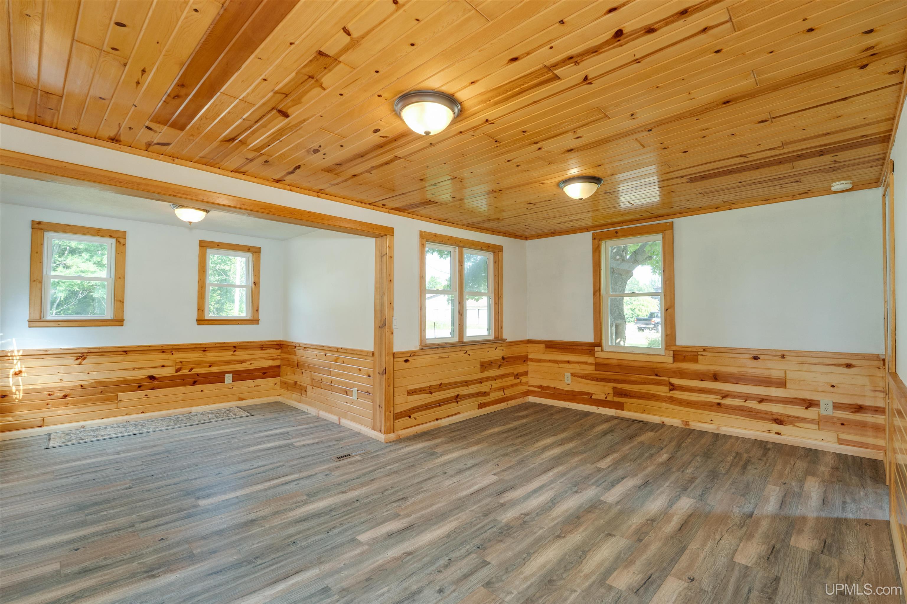 102 Fifth Street Manistique, MI 49854 - Photo 7 of 31 Gallery Image 7