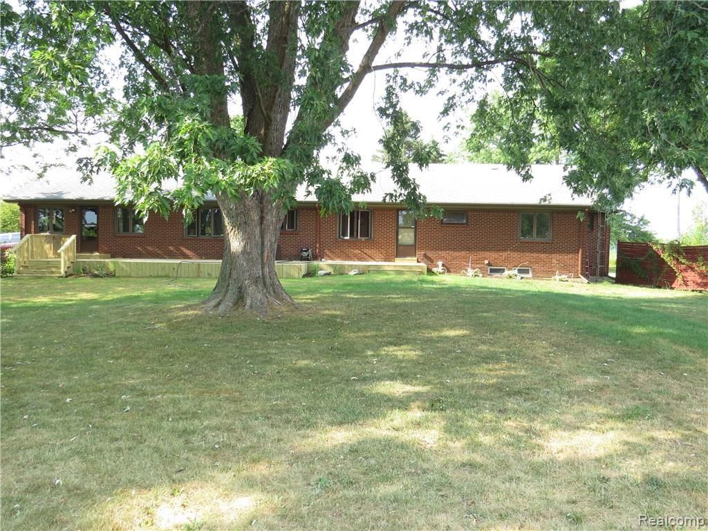 6075 Lahring Road Linden, MI 48451 - Photo 5 of 60 IMG_9047.JPG