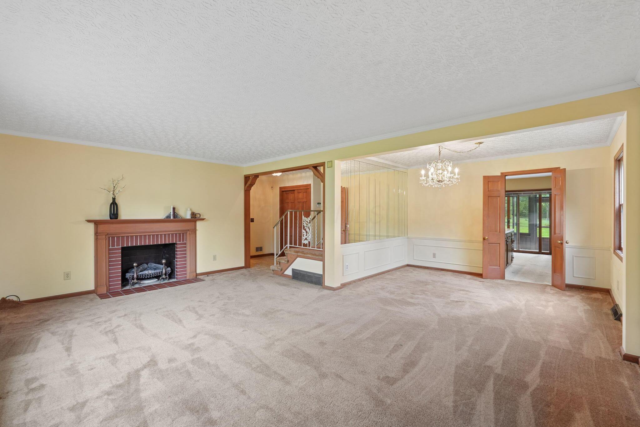 898 Plum Ridge Columbus, OH 43213 - Photo 10 of 45 9-web-or-mls-898-plum-ridge-road