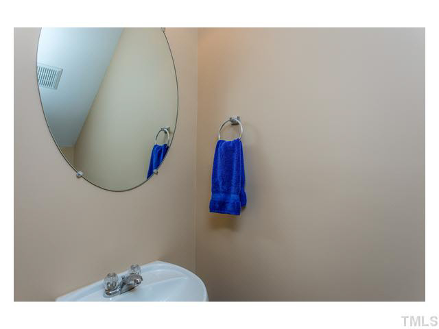 4534 Sugarbend Way Raleigh, NC 27606 - Photo 13 of 24 Gallery Image 13