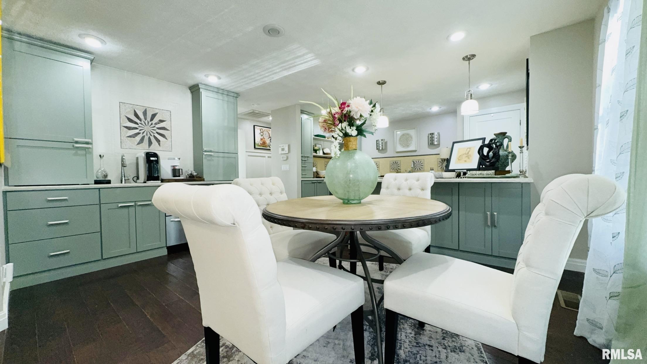 308 West Reed Street Benton, IL 62812 - Photo 9 of 20