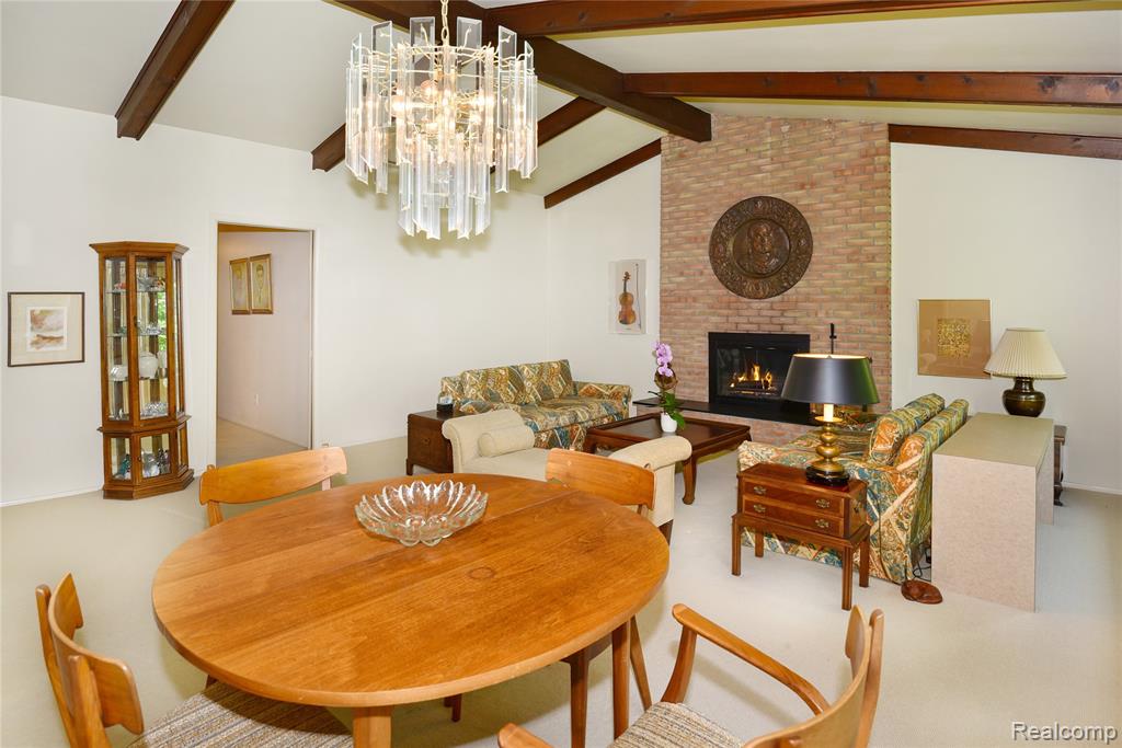 2268 Devonshire Road Bloomfield Hills, MI 48302 - Photo 6 of 38